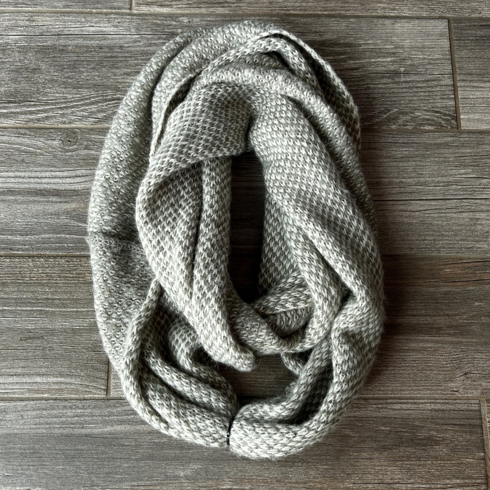 Wooden Ships‎ Paola Buendia Infinity Scarf Gray Knit Mohair Wool Blend Loop